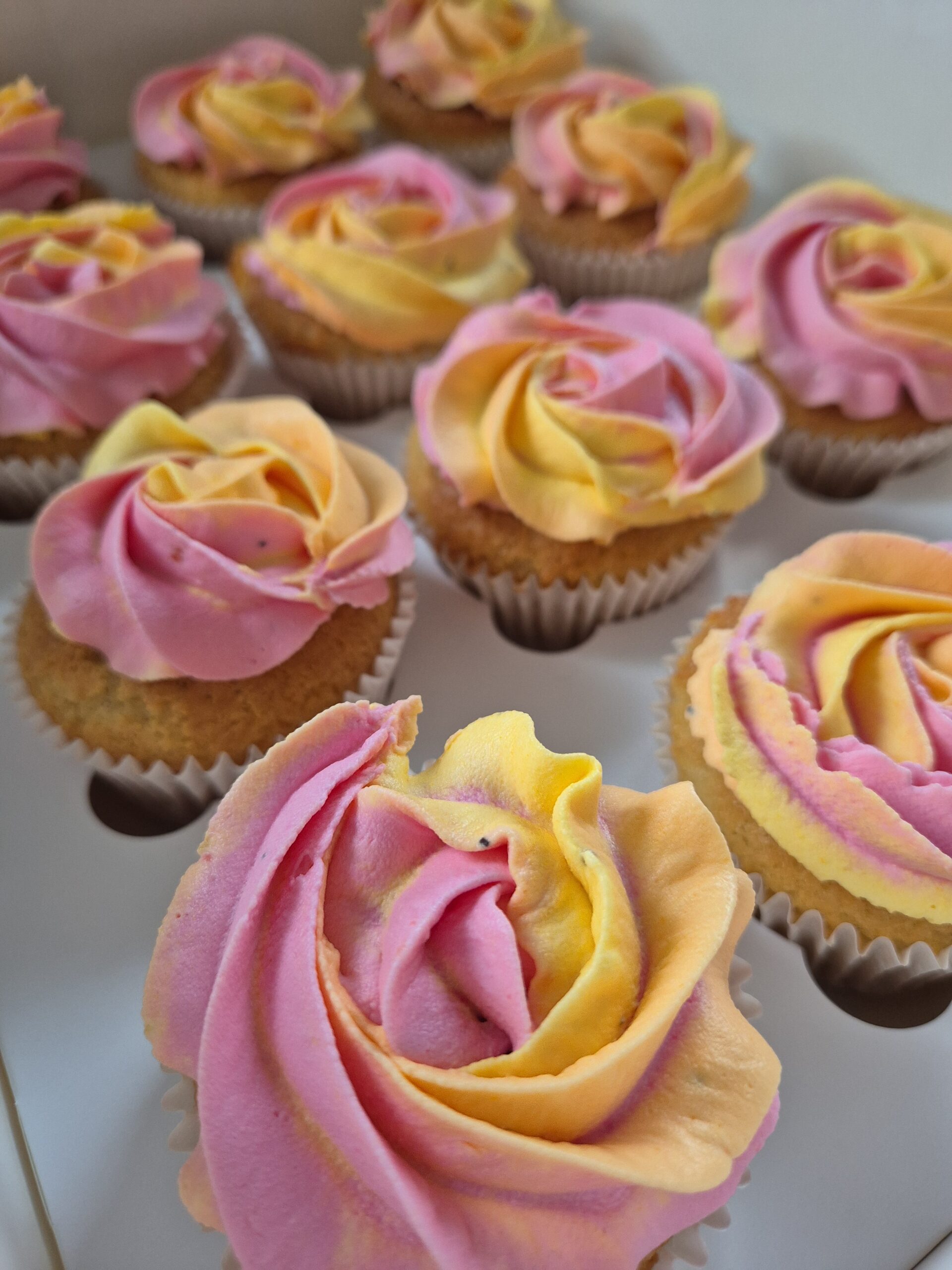 Mango passievrucht cupcakes