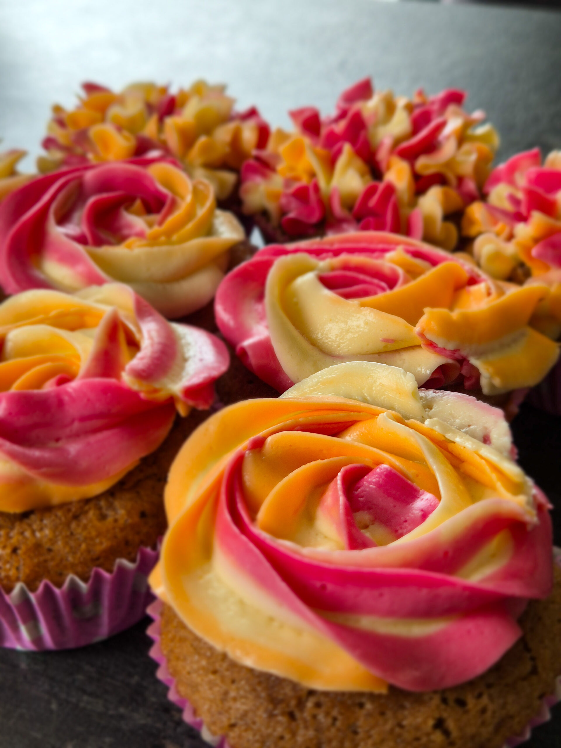 Drie kleuren cupcakes
